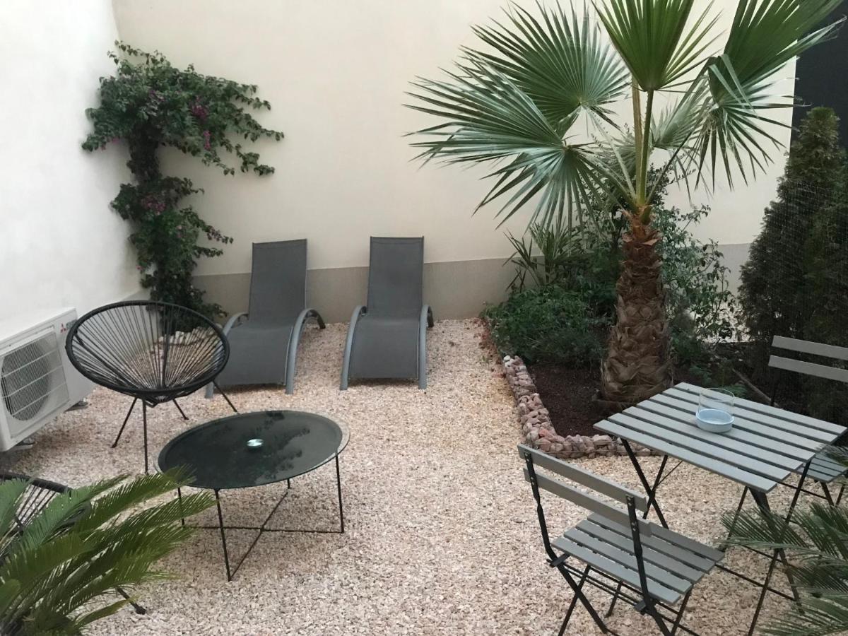 - LAZARE- Maison de maître , appartements de standing, proche du centre avec parking privatif gratuit Béziers Extérieur photo